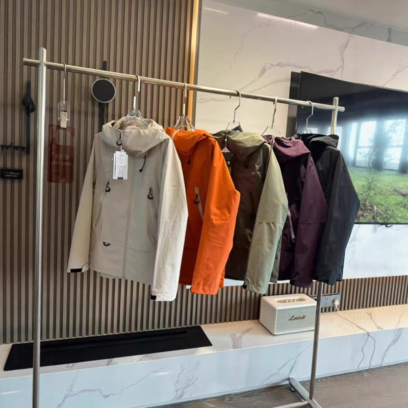 Original 1299! All-weather wind and water! 3D Stand-up Cut Couple's Outdoor Hooded Charge Jacket Soft Shell