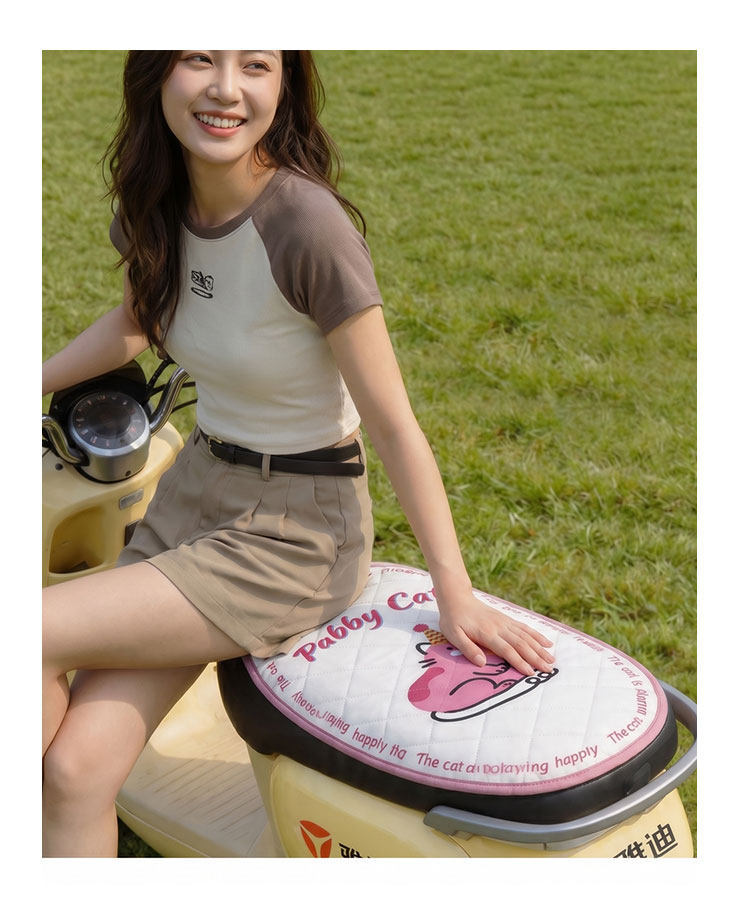 Electric Vehicle Thickened Sun Protection Seat Cushion, Summer Anti-Scalding Battery Seat Cover, Universal Motorcycle Waterproof Heat Insulation Seat Cushion