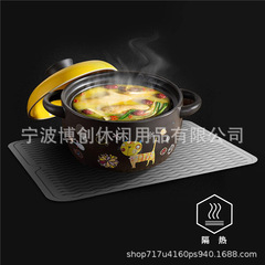 Food-grade kitchen tableware tea cup mat plate mat silicone honeycomb heat insulation mat drip mat pot mat factory