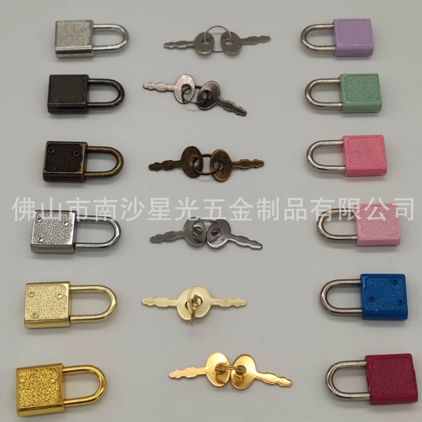 Производители поставляют цинковый сплав Квадратный замок канцелярский замок аппаратный замок дневник замок открытый замок может маленький замок