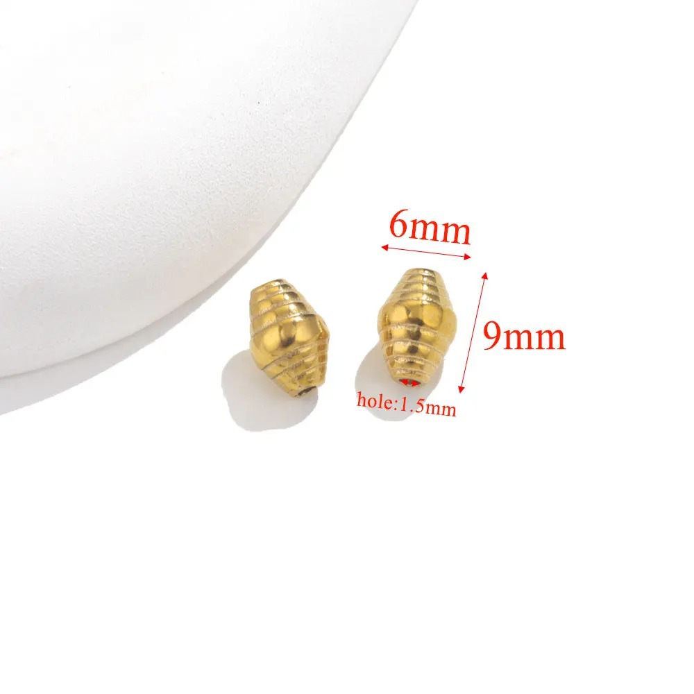 Cuentas largas de bambú de acero inoxidable, cuentas de cubo de flores talladas al sol, cuentas sueltas, acero de titanio, collar retro europeo y americano, accesorios colgantes de bricolaje