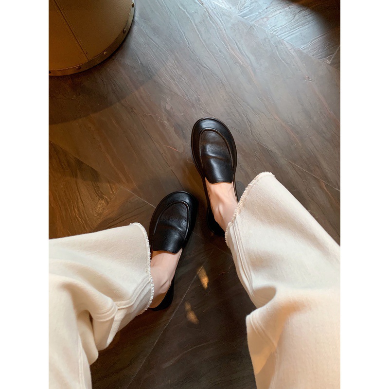 Versión de piel de oveja de la madre de la uva con el mismo estilo de los zapatos individuales de la nube de la cabeza redonda, un pie, zapatos suaves y cerosos de todo fósforo, zapatos de cuero para mujer