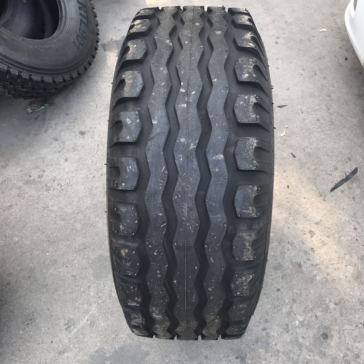 农机具10.0/80-12打捆机农用轮胎10.0/75-15.3 11.5/80-15.3