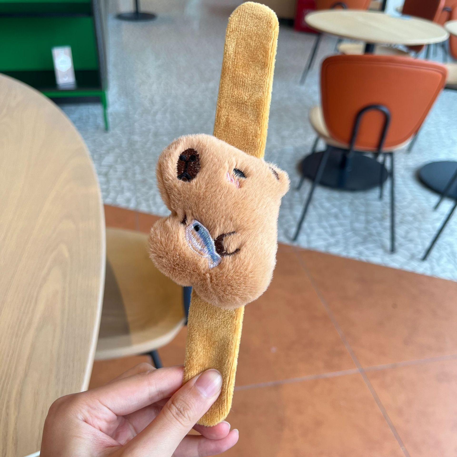 Anillo de felpa de dibujos animados, oso de mantequilla, correa de reloj de boda, pulsera para niños Kapibala, regalo de muñeca creativa