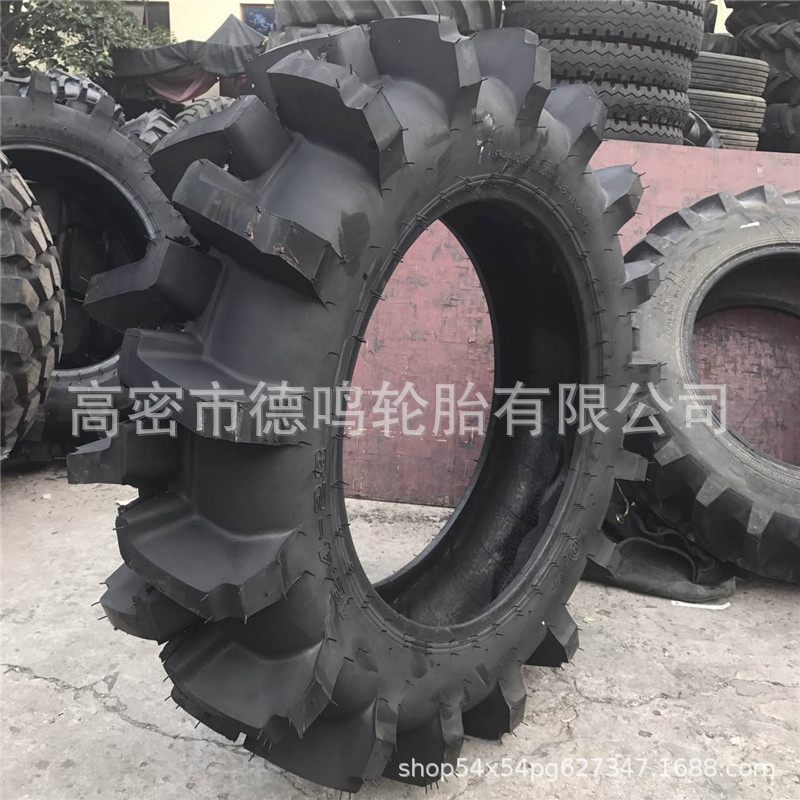 Ventas de la fábrica Paddy Field Flor Alta neumático 12.4-28 tractor neumático 12.4-24