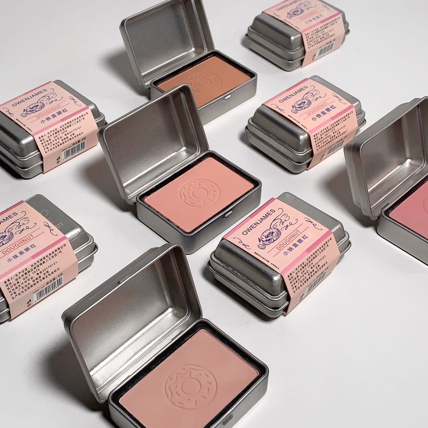 Owen James' small tin box blush for contouring and brightening, low-saturation matte natural whitening blush, affordable cross-border Item Picture