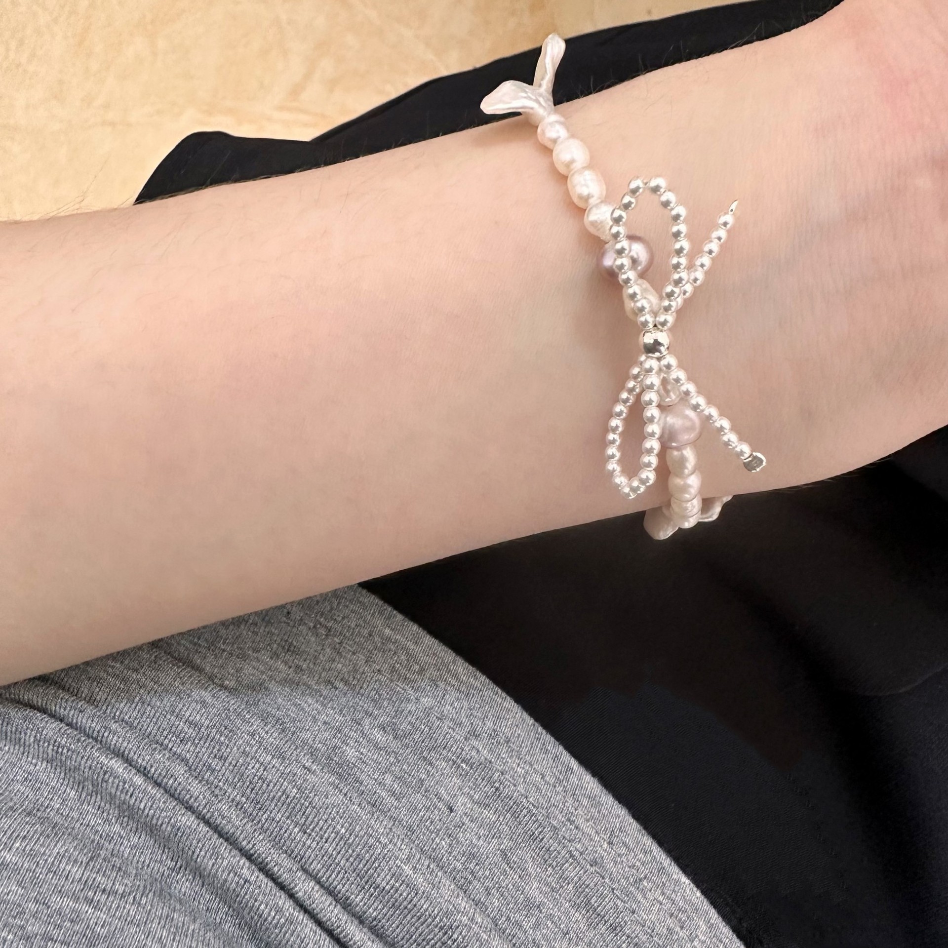 Necklace from pearl with bow