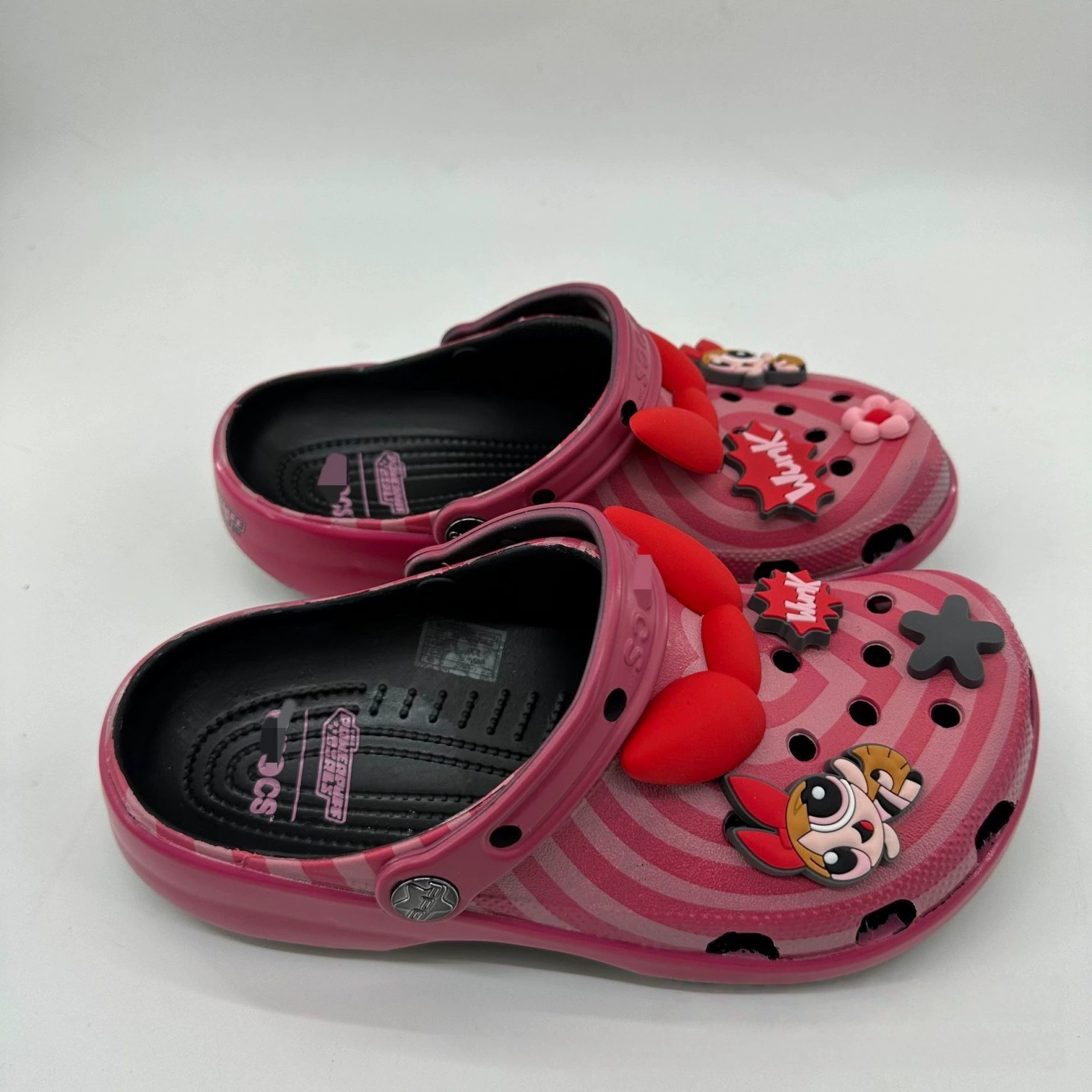Подарочные аксессуары The Powerpuff Girls II эксклюзивные, стиль родитель-ребёнок Crocs, доступные для юных и женственных, могут быть оптовой продажей и отправкой от имени других.
