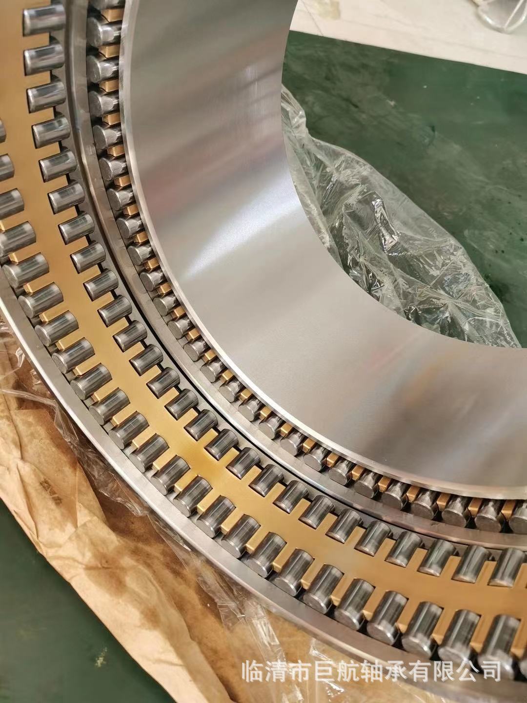 供应四列圆柱滚子轴承FC4866220 FC4868192 FC4872220 FC5070220