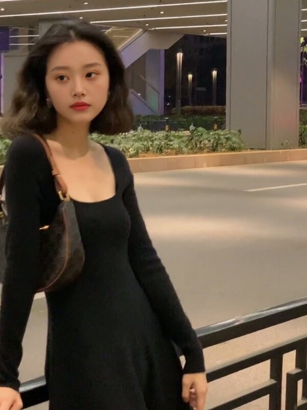【现货】小众不撞款裙子巨好看的早秋法式小资气质长袖黑色连衣裙|undefined