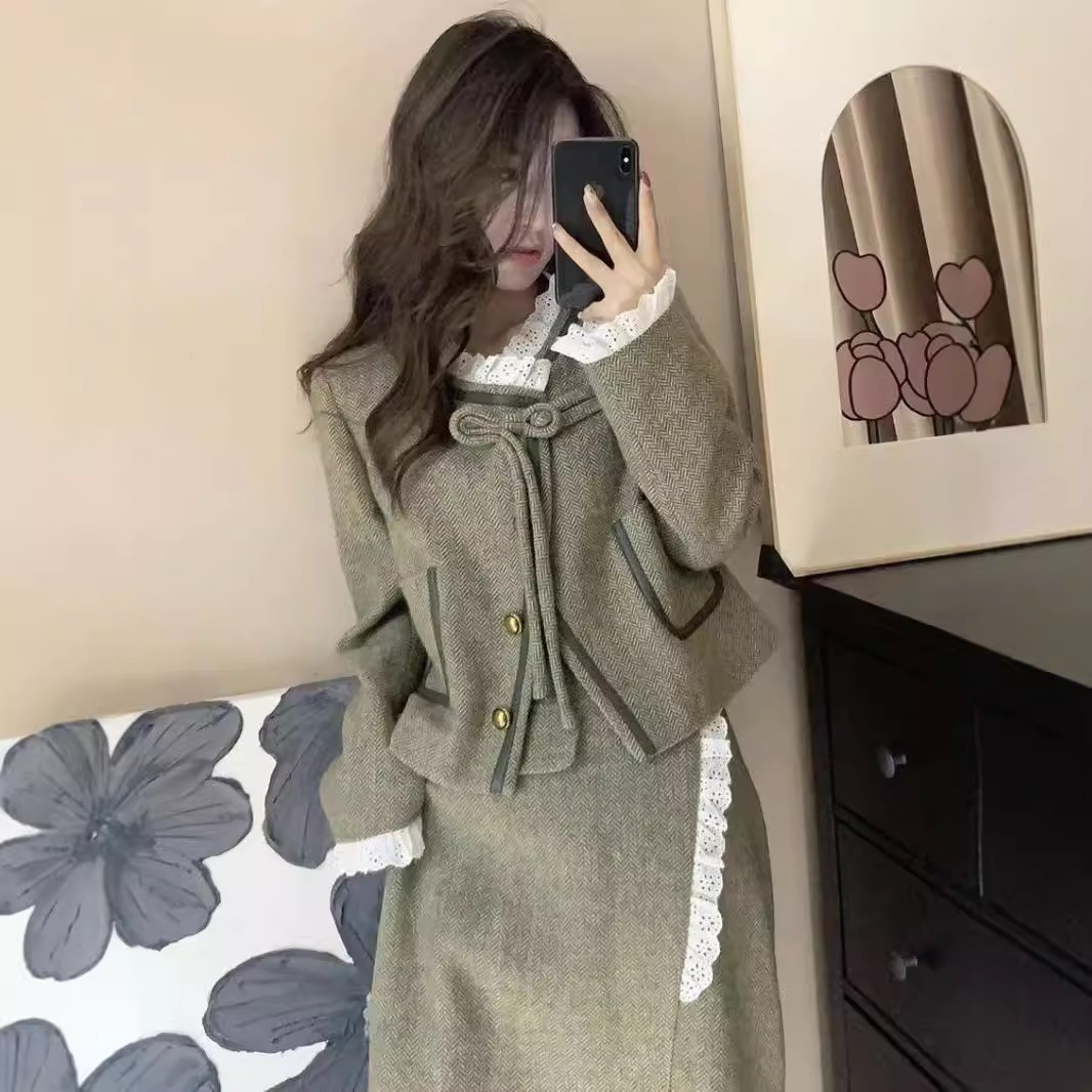 小香风套装女秋冬季呢子花边短外套高腰半身裙高级感小洋装两件套