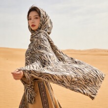 烫金东非草原厂销跨境直播欧美时髦女士秋冬围巾保暖防晒披肩