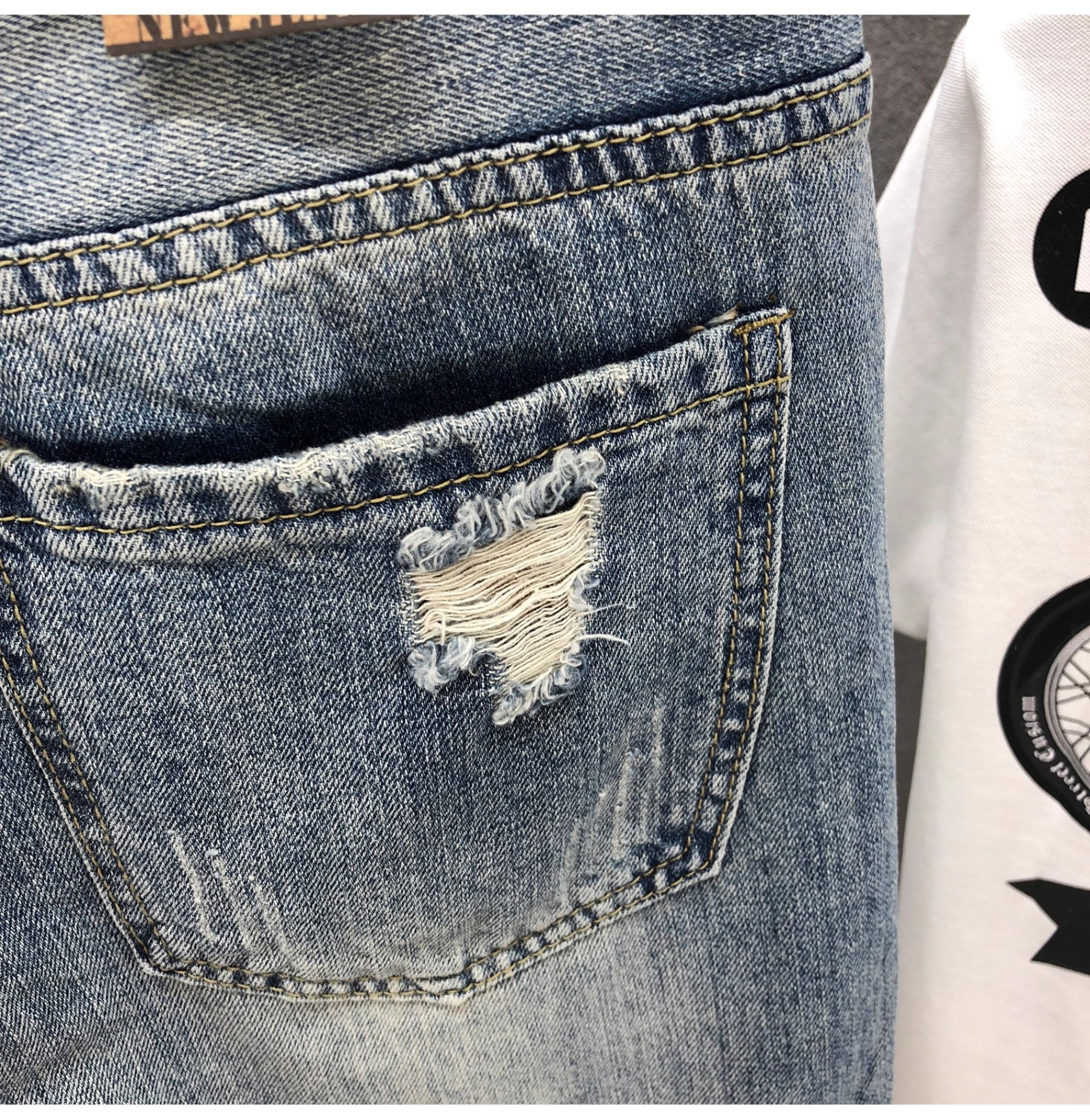 Men's Ripped Denim Shorts Summer Wear Resistant Light Colored Elastic Comfortable Casual Handsome Washed Retro Shorts_mkmklike.com