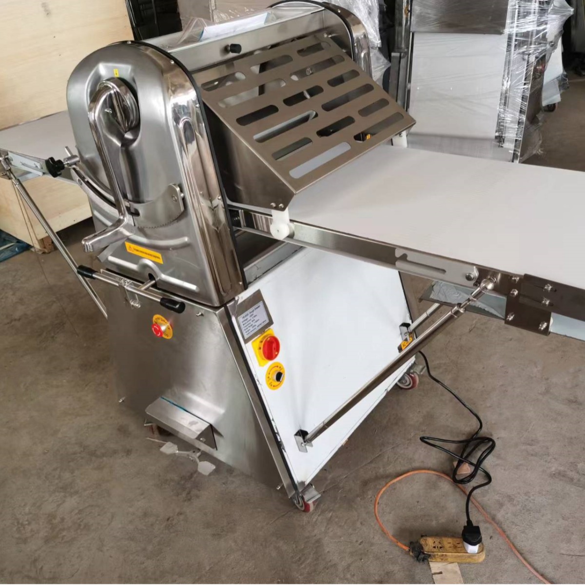 商用型起酥机全自动仿手工酥皮机不锈钢多功能绿豆千层饼酥饼机