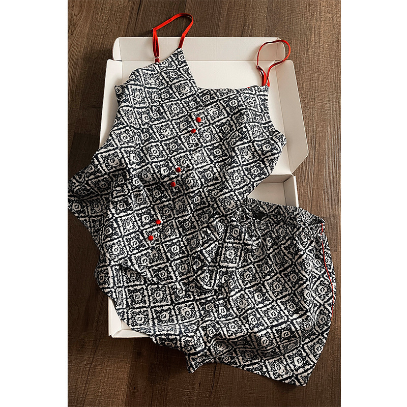 Summer High-End Design Niche Ice Silk Pajamas for Women New Light Luxury Suspender Shorts Home Wear Set Can Be Worn Outside