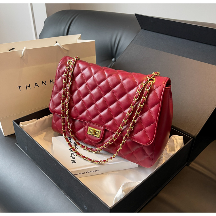 Women's Shoulder Bag Large Capacity Quilted Chain Handbag_voghion.com