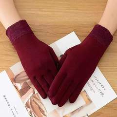 秋冬のベルベットの手袋の中にベルベットの女性の保温手袋が防寒して防風韓国版冬のベルベットの手袋に乗る