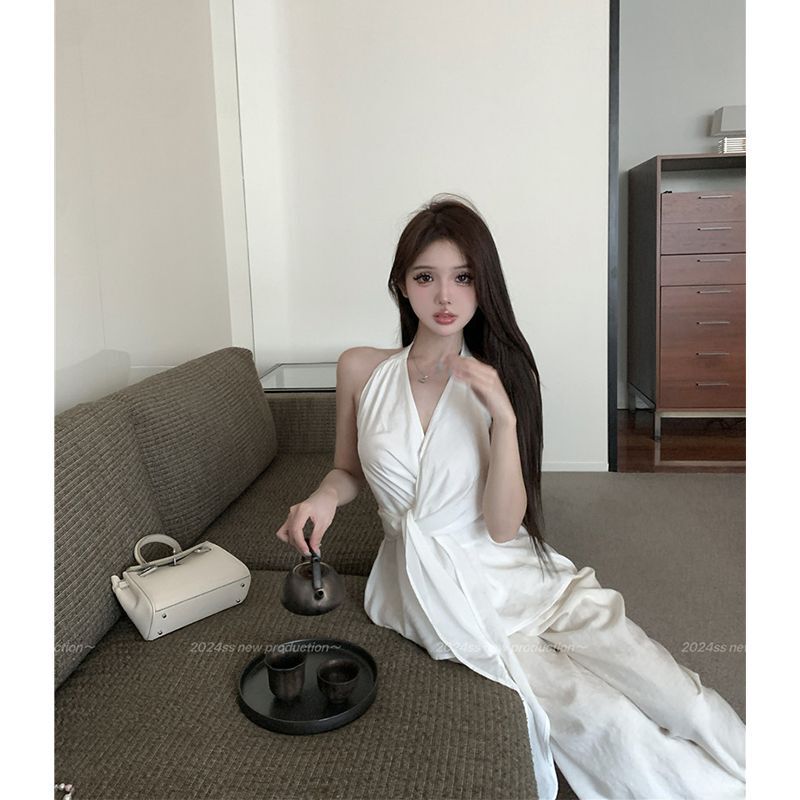 Unique and Stylish V-Neck Collarbone Top for Women 2026, Waist-Cinching Hot Girl Halter Neck Sleeveless White Blouse