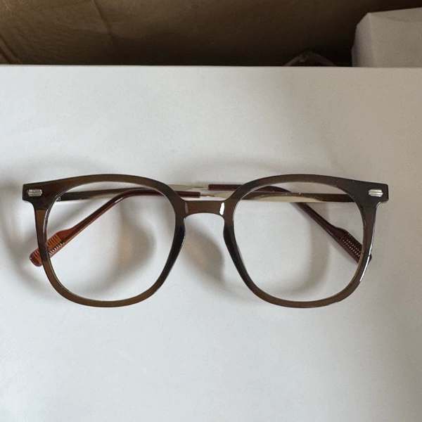 Brown frame (plastic nose pads)