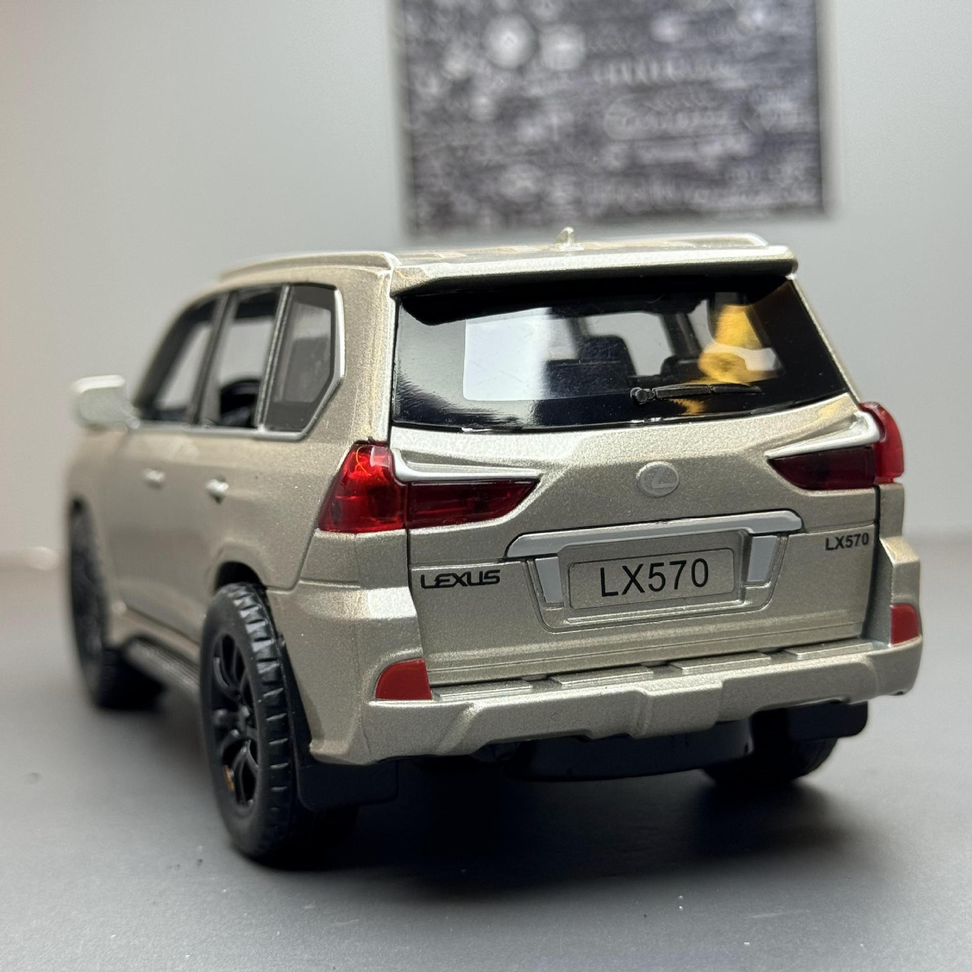 Jiaye aleación coche modelo 1 a 32 lago LX570 Tire hacia atrás la luz efecto de sonido juguete off-road vehículo modelo decoración colección