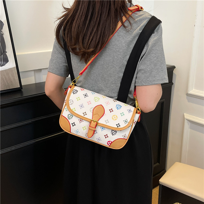 Bolsos pequeños populares de este año, nuevos bolsos de verano 2025, bolsos de mujer, bolsos de hombro de alta calidad, bolsos de mensajero de color de contraste retro, marea