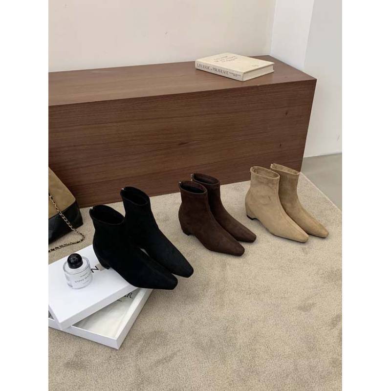 Early autumn square-toed wedge suede ankle boots with a high-end feel, slimming effect, and back zipper, paired with skirts and wide-leg jeans