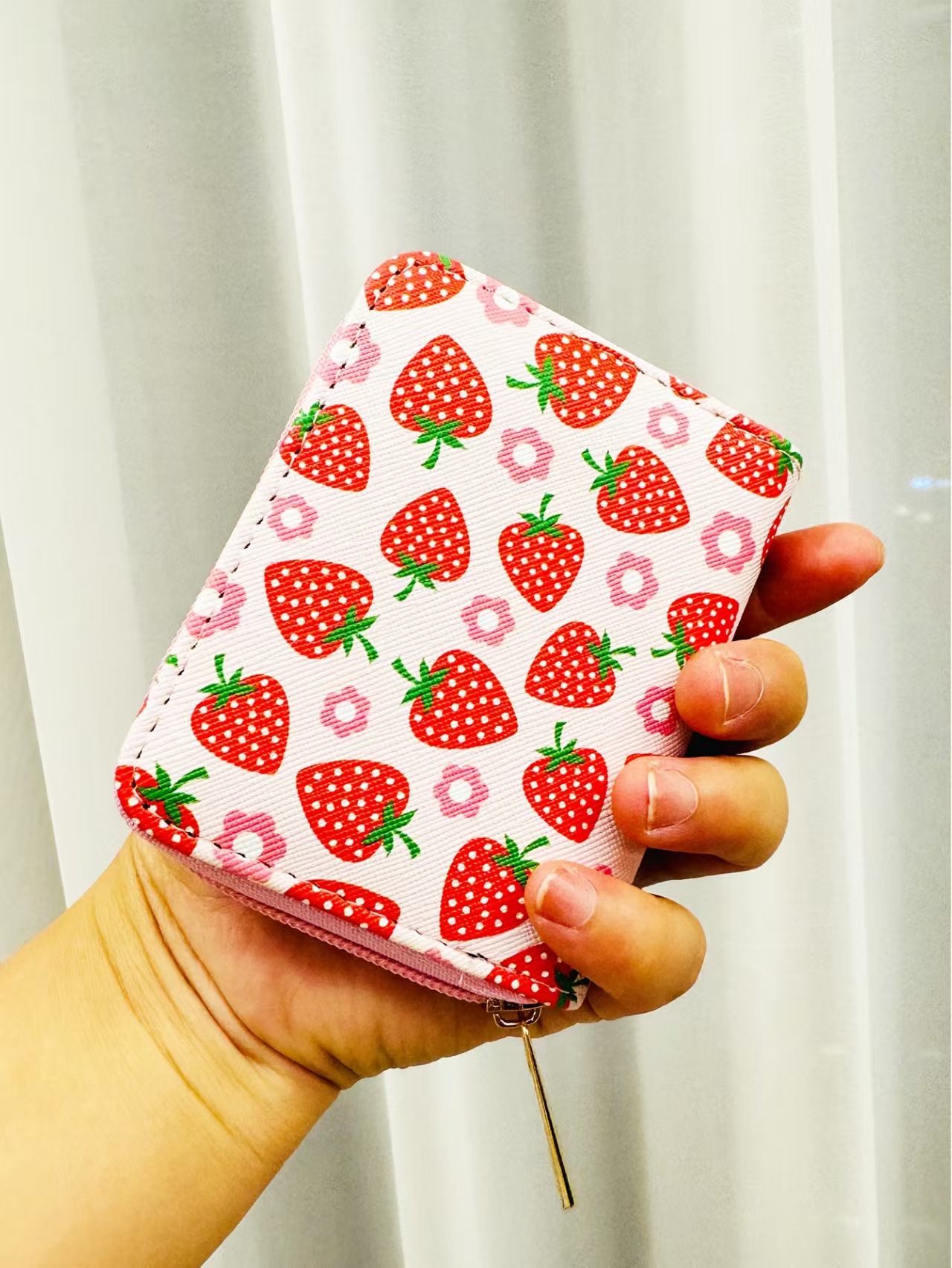 Pu Leather Material Strawberry Pattern Women's Strawberry Pu Leather Side Zipper Wallets