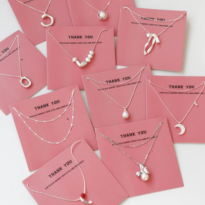 Small design necklace pearl with bow