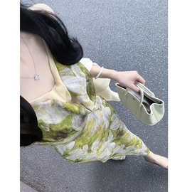 法式荡领绿色碎花挂脖吊带连衣裙女夏季旅游度假裙高级感包臀长裙