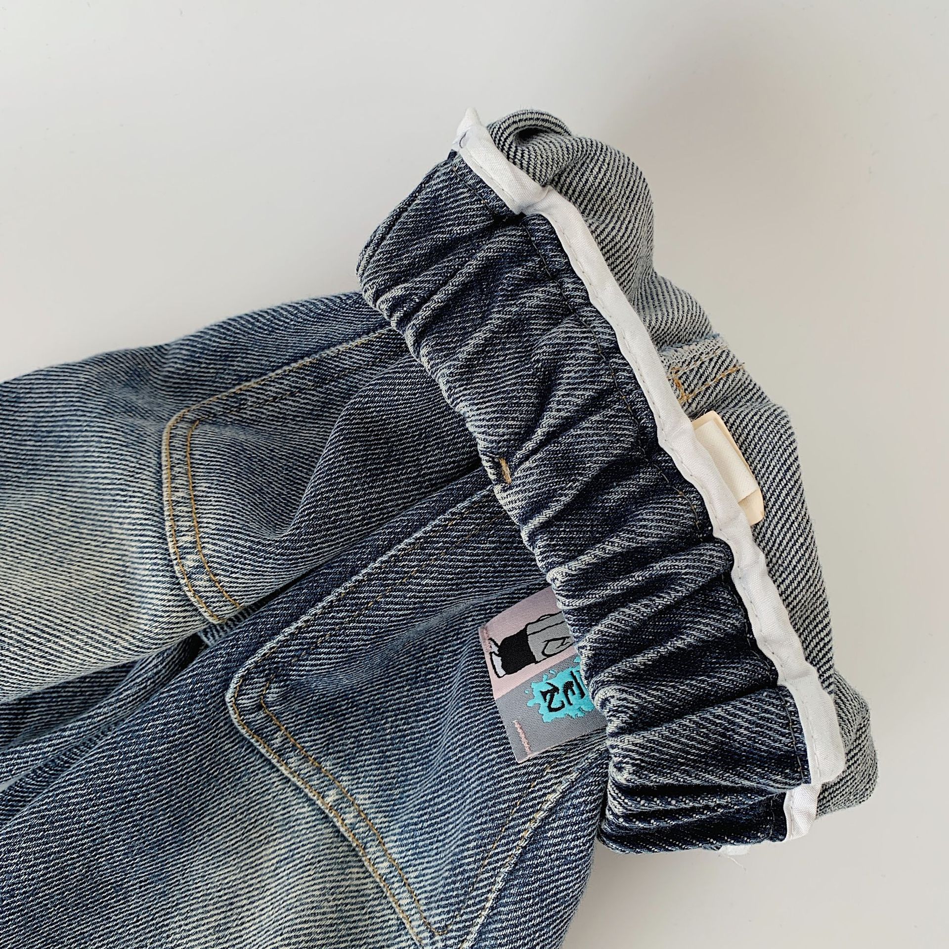 Maibao ropa para niños 2024 primavera nuevos Jeans a juego para niños etiqueta Coreana de dibujos animados pantalones casuales guapos moda