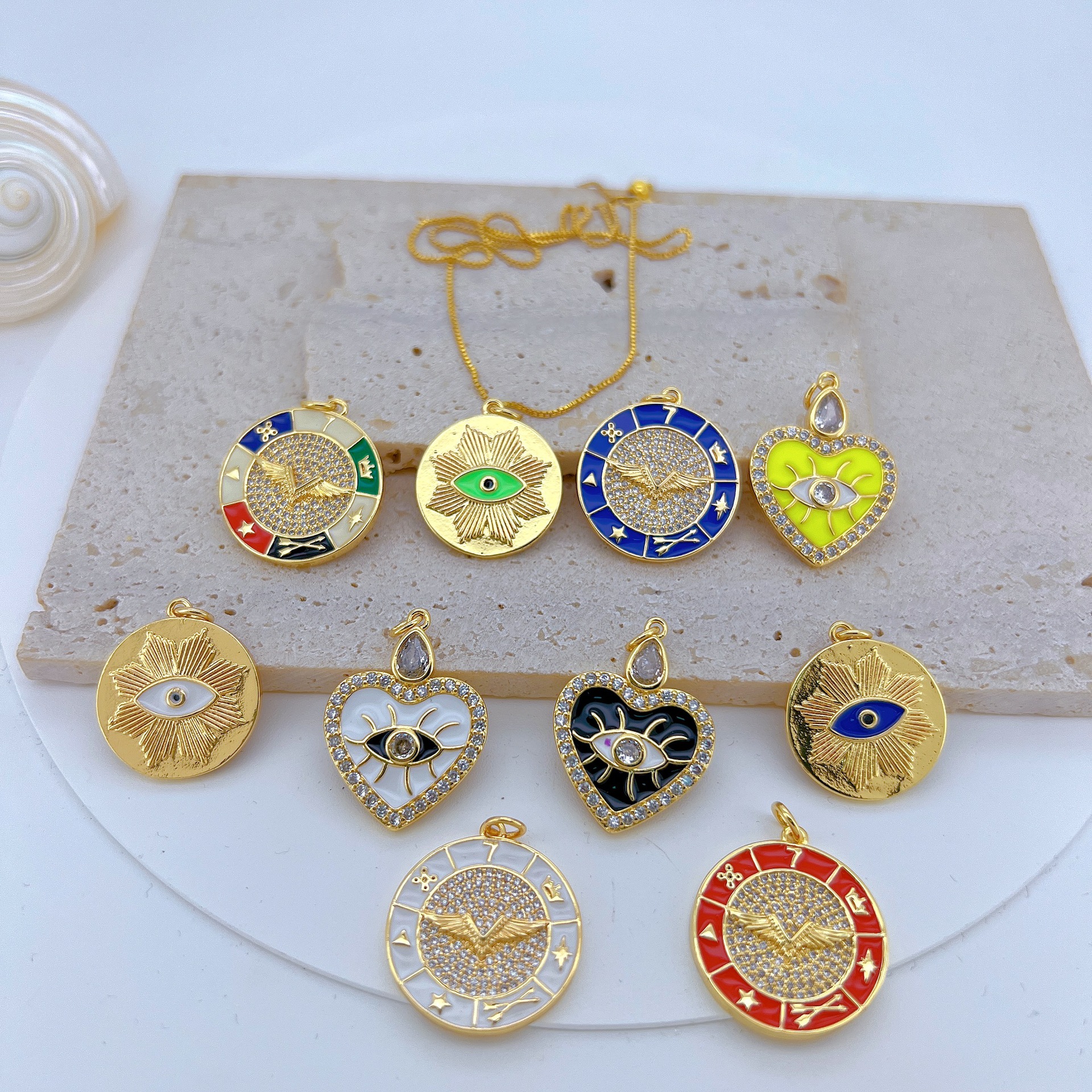 4g Weight Pendant Jewelry Making Type 20 * 25mm Jewelry Making Size Zircon Inlay Material DIY Jewelry Accessories Classification 1 Piece Quantity Copper Material Devil's Eye, Heart Shape Pattern All Seasons Season Plating Design Simple Style Style 1 Piece 20 * 25mm Copper Zircon Devil's Eye Heart Shape Pendant 无