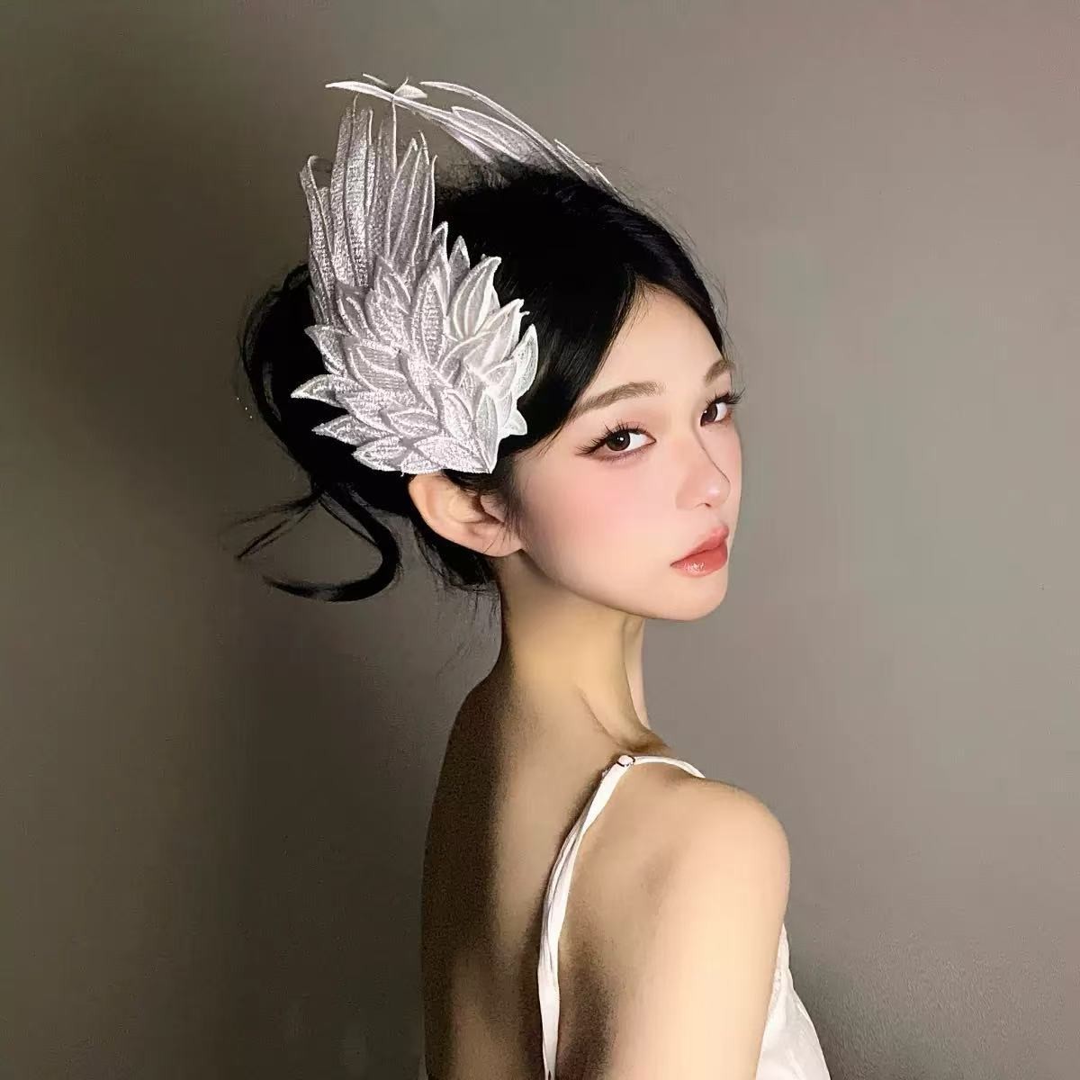 Angel Wings Lolita Embroidered Hairpin, White Fabric Cosplay Headwear for Halloween — detail image 5