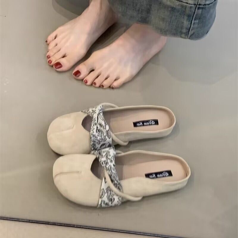 Gentle Fairy Style Ballet Slippers 2025 New French Retro Elegant Suede Shallow Mouth Mary Jane Shoes