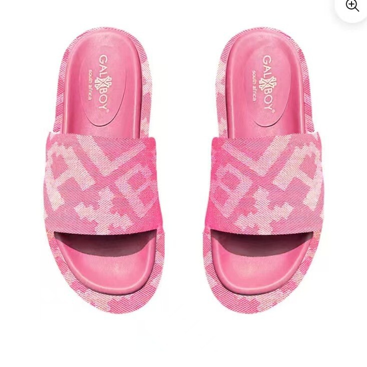 2024 New Sous Africa Women's Slippers Women's Sandals French Ultra-Light Platform Heel Increased Outdoor Wear