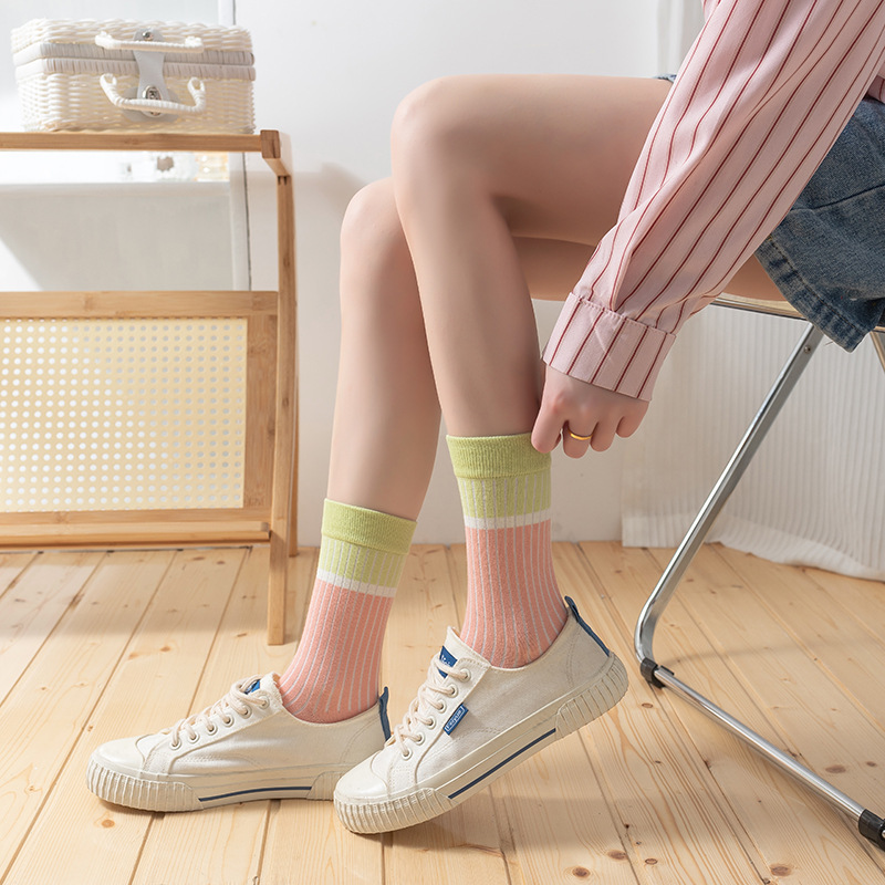 Calcetines de algodón de color puro medias de mujer a media pierna de color japonés a juego medias de mujer a rayas de Moda de Primavera, verano, Otoño e Invierno calcetines al por mayor
