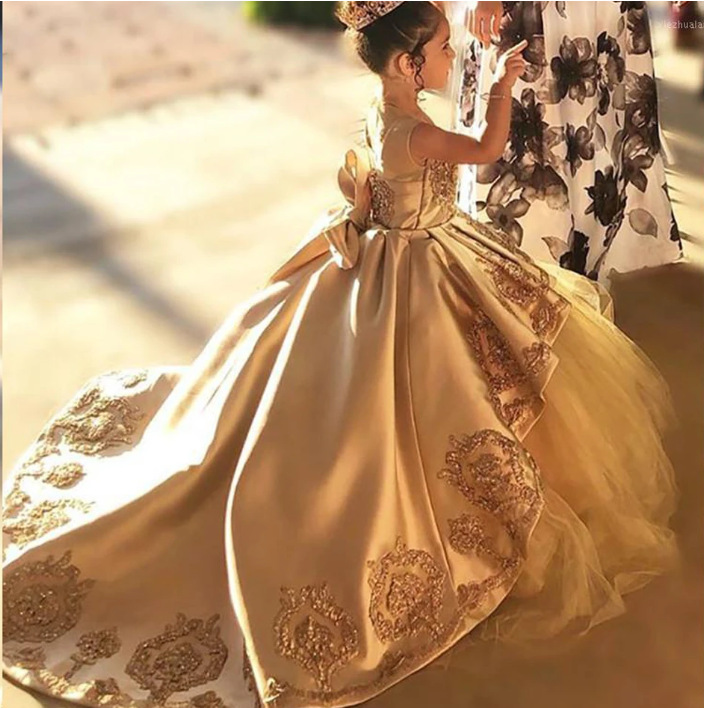 Luxe prinsessenjurk voor kinderen van 3-8 jaar met gouden borduursels, satijnen tule, geschikt voor verjaardagsfeestjes, bruiloften en als bloemenmeisje._voghion.com
