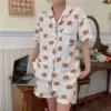 Белый фон с мишкой