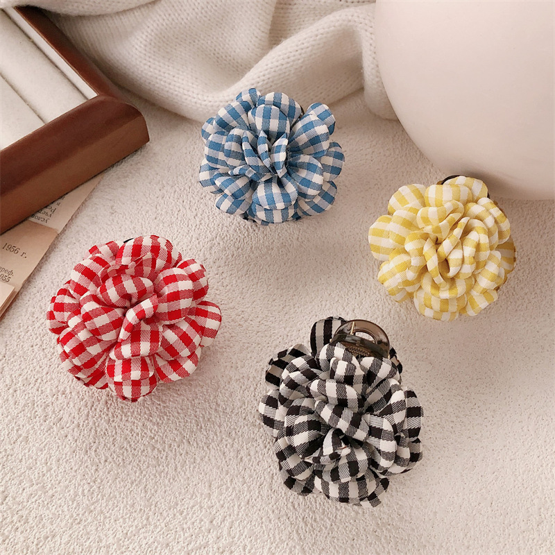 2025 nuevo clip de agarre pequeño de flor a cuadros tridimensional, clip de bola femenina, horquilla de medio amarre, clip de tiburón pequeño, accesorio para el cabello de flor de cabeza