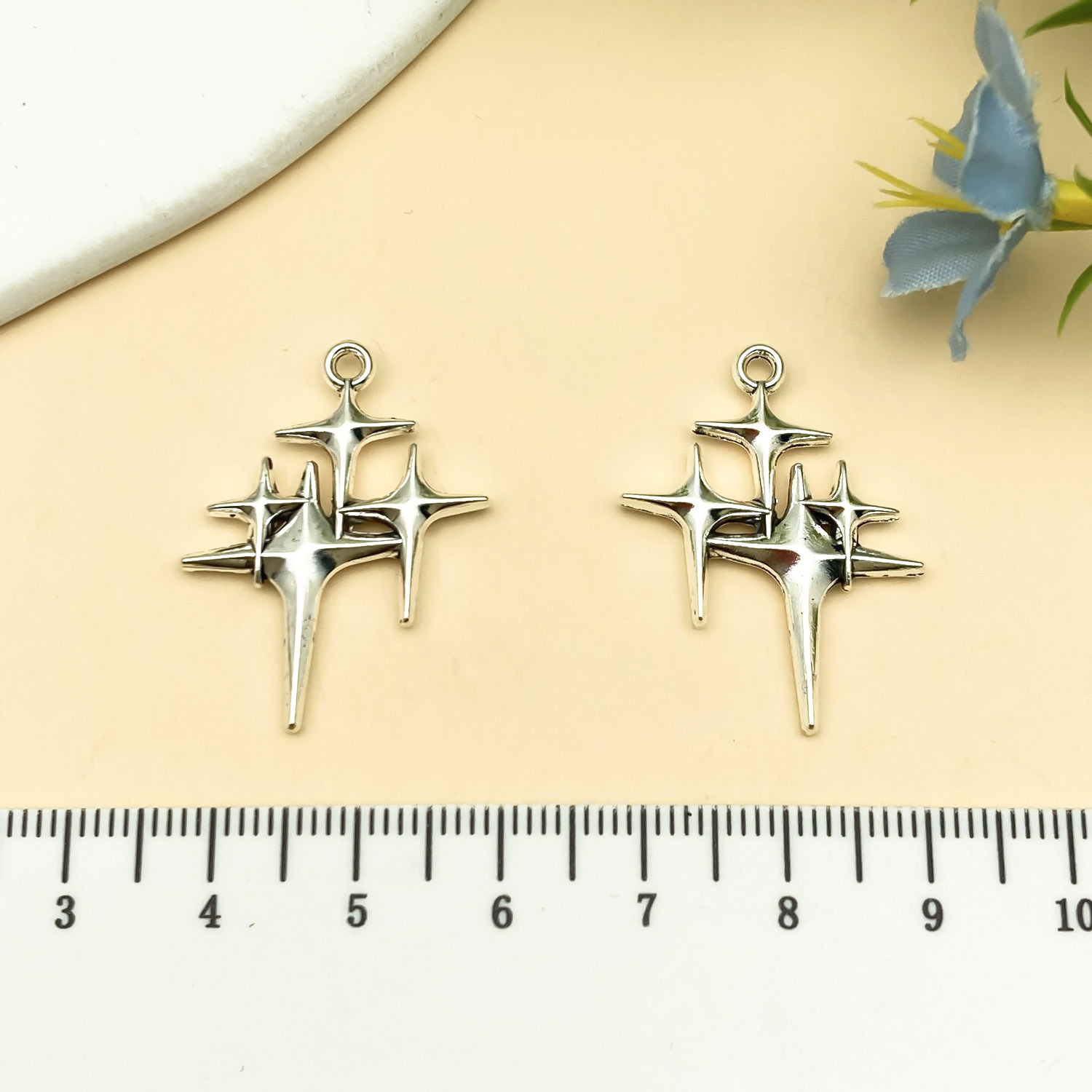 18729-M-古银锌合金镂空星星23x29-2.2g