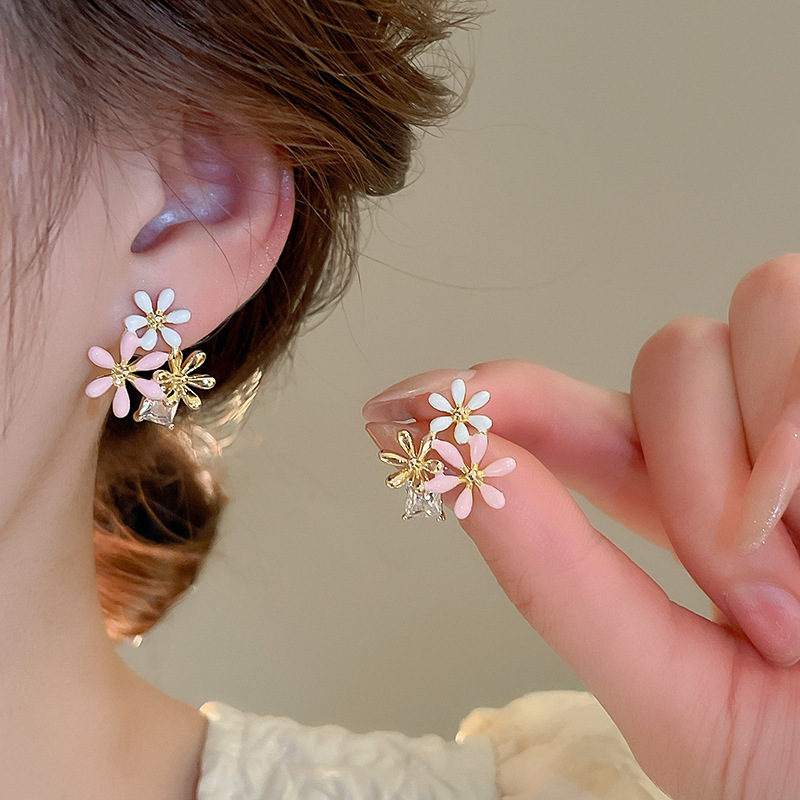 Pendientes de flores de color dopamina de verano Pendientes de todo fósforo de nicho fresco Pendientes de lujo de alta gama de moda al por mayor