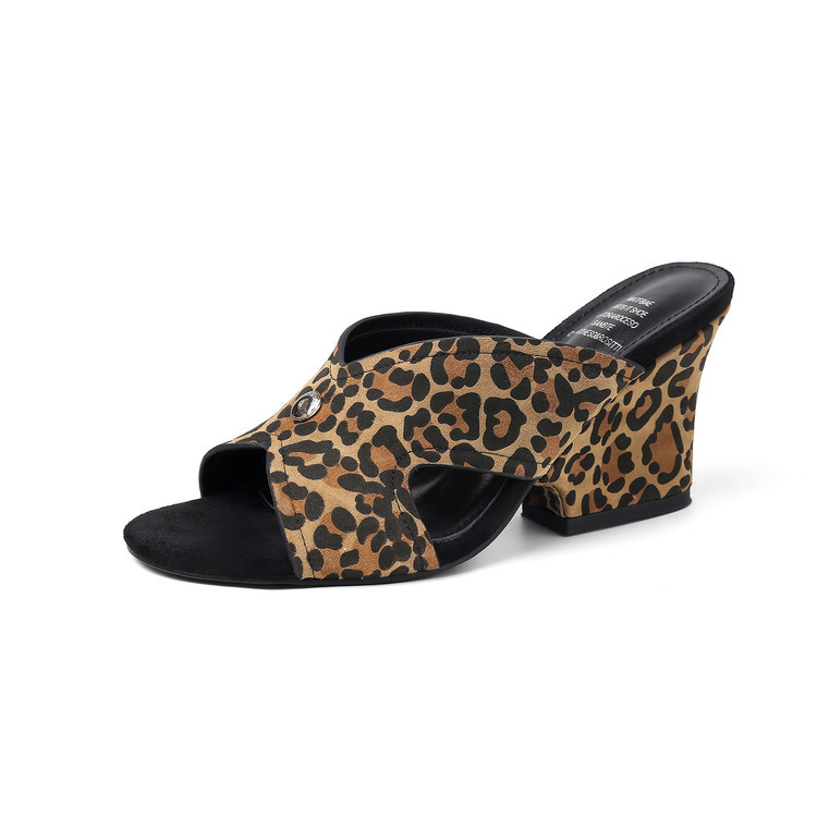 Sandal nữ da cừu hở mũi quai chéo gót xuồng 5 cm — màu nâu, Trang chủ, màu đen chi tiết 98