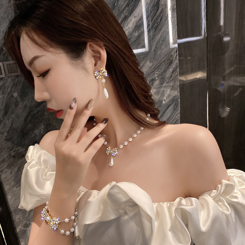 Wholesale Jewelry Retro Rhinestone Bowknot Water Drop Pearl Earrings Nihaojewelry