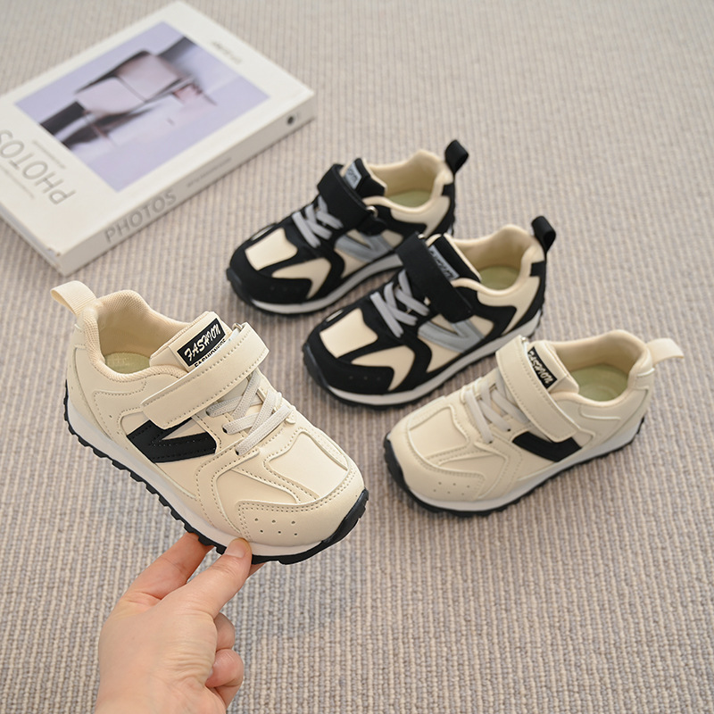 Calzado deportivo para niños Primavera 2025 Nuevos zapatos de cuero para niños transpirables Zapatos para niñas antideslizantes de suela suave Zapatos alemanes Forrest Forrest