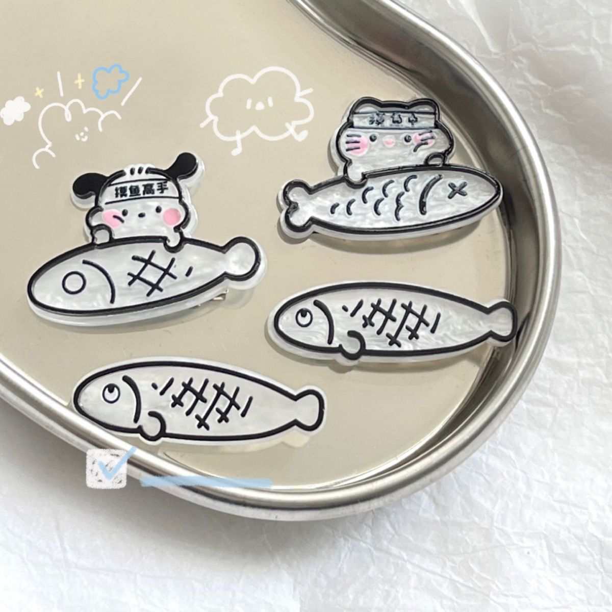 【2-Piece Set】Black and White Cartoon Kitten Slacking Hair Clips Set, Instagram Sweet Girl Heart Fringe Clips, Unique Hair Accessories