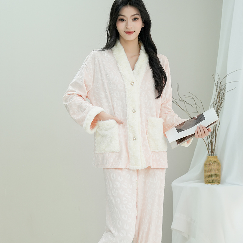 秋冬新款长袖海岛绒睡衣女保暖甜美加厚压花毛毛家居服套装可外穿