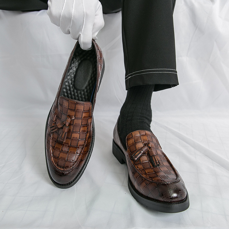 Zapatos de cuero pequeños con flecos transfronterizos para hombres Zapatos Lefu 2025 primavera y otoño nuevos zapatos de cuero de talla grande de estilo británico para hombres