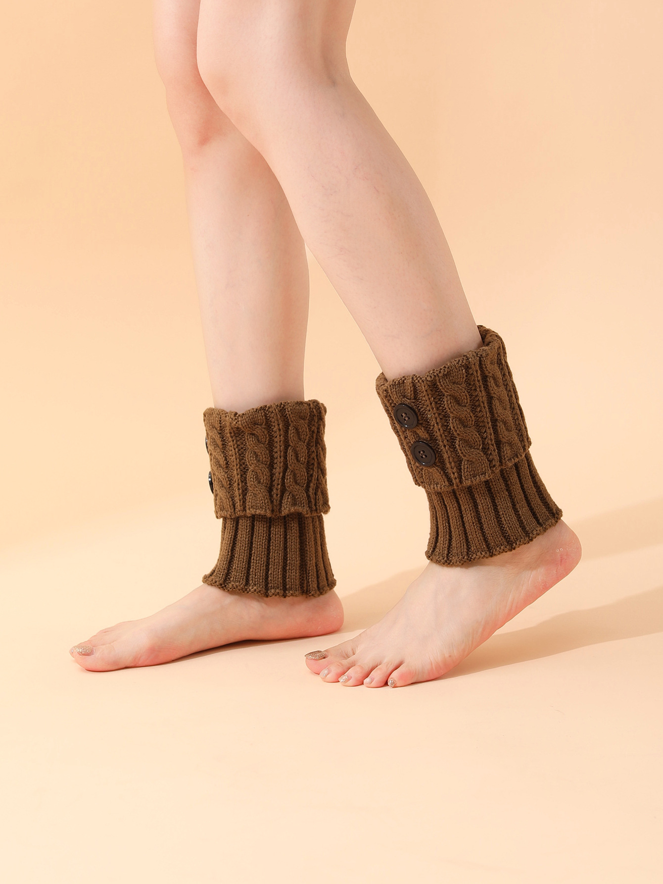 Calzini corti da donna in caldo pile con bottoni intrecciati_voghion.com