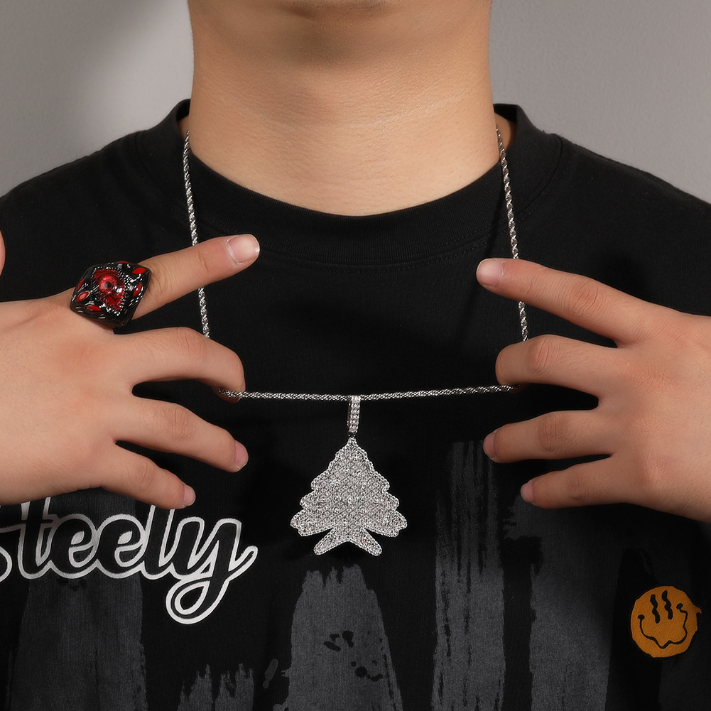 Collana con ciondolo a forma di albero di Natale con zirconi in rame esclusivo Hip Hop Winter, accessori per gioielli dall'atmosfera unica_voghion.com