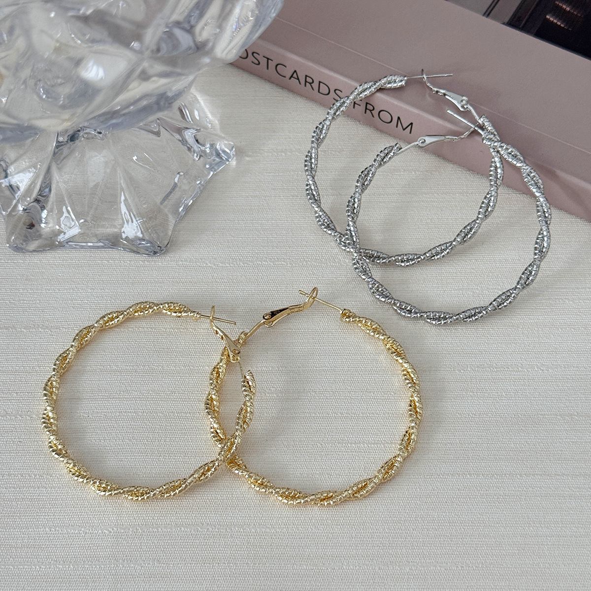 European and American Twist Metal Color Ring Gold-Plated Earrings Small Fragrant Retro Stylish Plain Ring Simple High-End Earrings