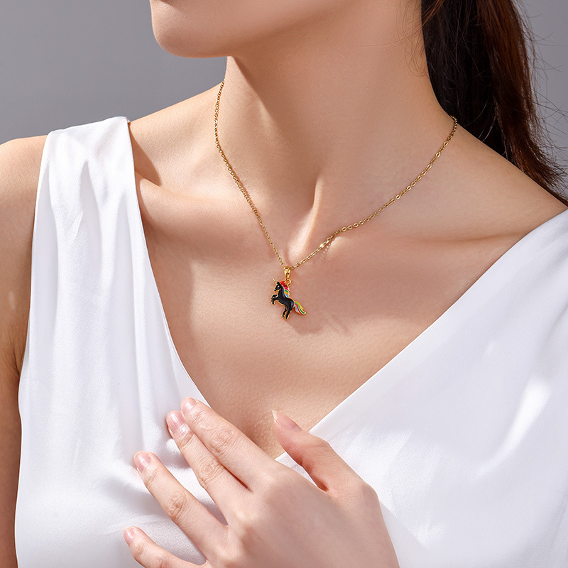 Xuping joyería esmalte de aleación europea y americana colgante de unicornio de dibujos animados lindos colgante de animales coloridos